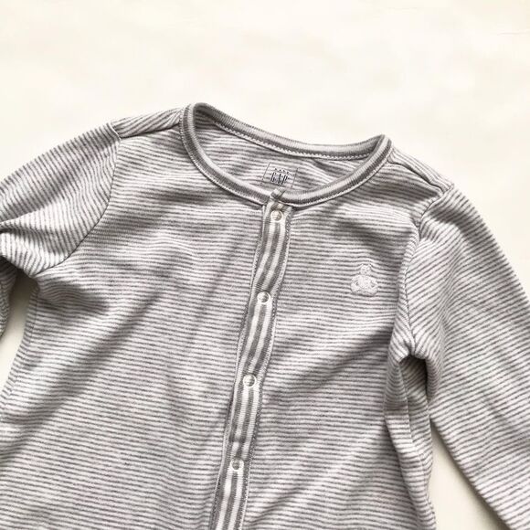 BABygap stripe footed pyjamas EUC 3-6 months - Picture 2 of 6